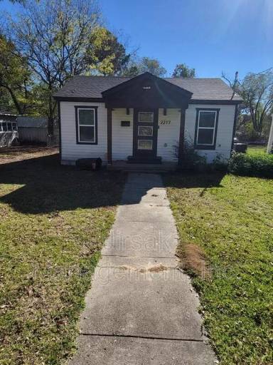 Main picture of 2217 W Kaufman St