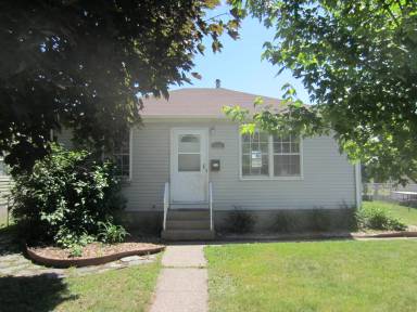 Main picture of 2651 Jefferson St NE