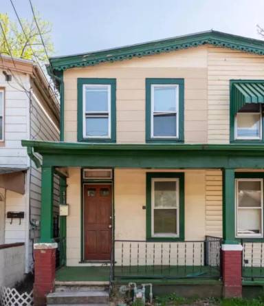 Main picture of 564 Walnut St