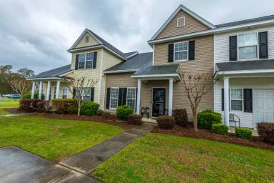 Main picture of 140 Black River Dr