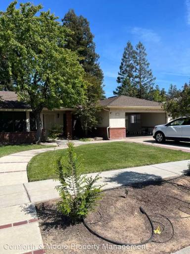 Main picture of 7814 N Barton Ave