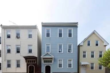 Main picture of 367 Maverick St