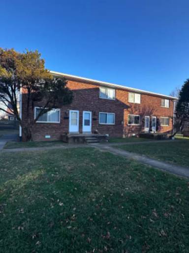 Main picture of 222 Bowie St