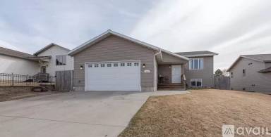 Main picture of 1492 4th Ave E
