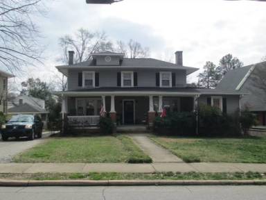 Main picture of 707 W Roanoke Park Dr