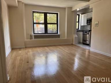 Main picture of 123 E 82nd St