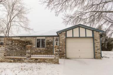 Main picture of 422 N Rose Hill Rd