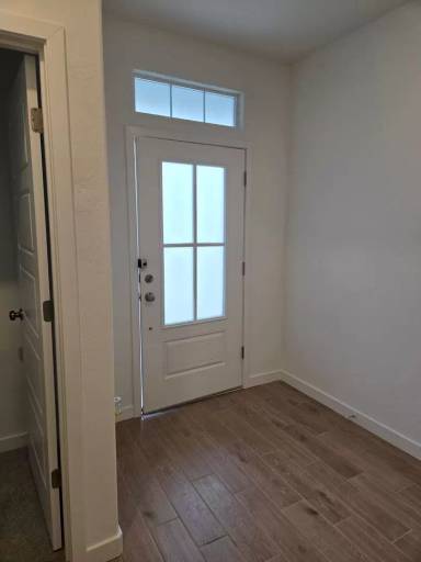 Main picture of 470 University Dr