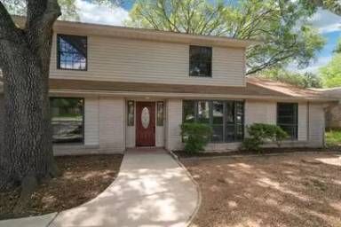 Main picture of 5710 Echoway St