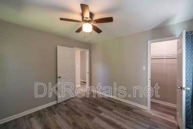 Main picture of 2874 Blount St