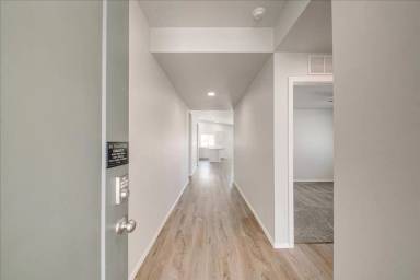 Main picture of 16859 Courtney Way
