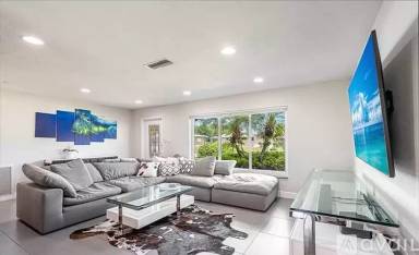 Main picture of 4811 NW 13th Ave