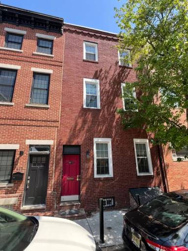 Main picture of 411 Poplar St