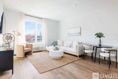 Main picture of 1000 North Avenue