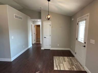Main picture of 104 Kennedy Ct