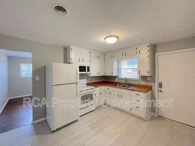 Main picture of 409 S Gray St