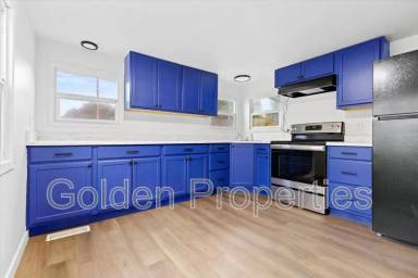 Main picture of 2915 N Howard St