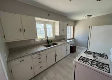 Main picture of 2145 W 2nd St