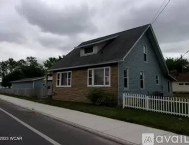 Main picture of 915 E 5th St