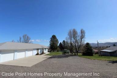 Main picture of 923 Goodlander Cir