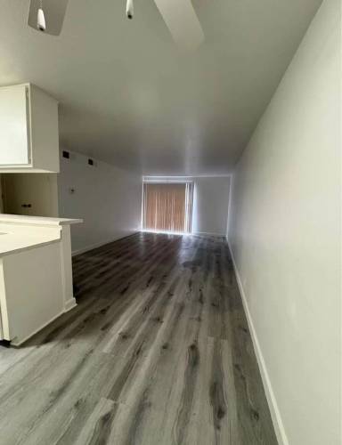 Main picture of 7040 Haskell Ave