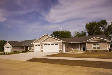 Main picture of 100 Meadow Brook Trl