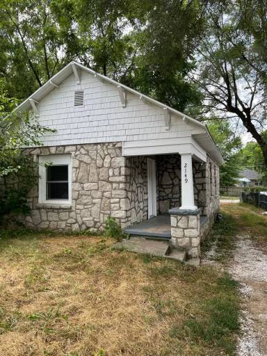 Main picture of 2149 N Boonville Ave