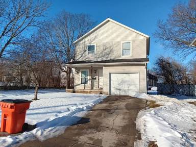 Main picture of 207 Franklin St