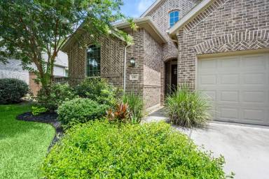 Main picture of 150 Mayfield Dr