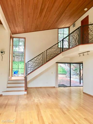 Main picture of 6445 Thornhill Dr