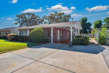 Main picture of 2912 W Lake Ave