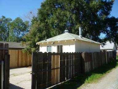 Main picture of 340 W 20th St