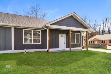 Main picture of 216 Sycamore Cove Rd