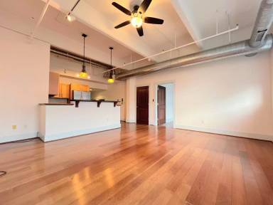 Main picture of 210 Ellicott St