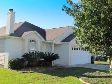 Main picture of 2421 Gulf Breeze Ave