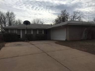 Main picture of 2816 SE 46th St