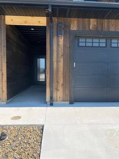 Main picture of 707 Stone Peak Loop