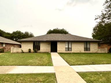 Main picture of 1831 Kensington Dr
