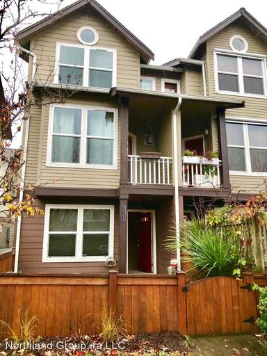 Main picture of 4438 44th Ave SW