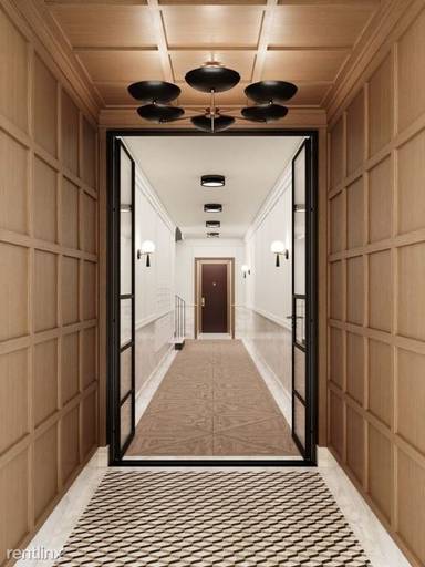 Main picture of 236 W 10th St
