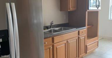 Main picture of 1011 NE 211th Ter