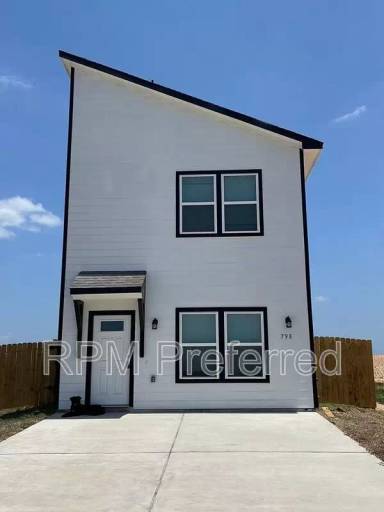 Main picture of 798 Road 5702