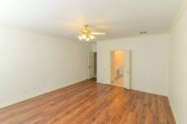 Main picture of 9605 Pinehurst Dr