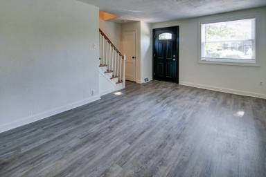 Main picture of 53 Madison Dr