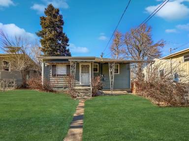 Main picture of 112 S Bryant St