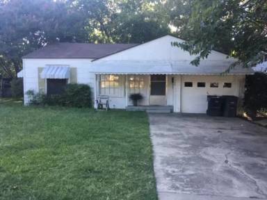 Main picture of 4404 Standish Rd