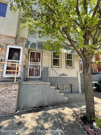 Main picture of 2629 S Warnock St