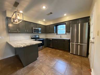 Main picture of 213 Heather Ln