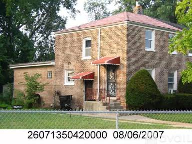 Main picture of 2537 E 97th Pl