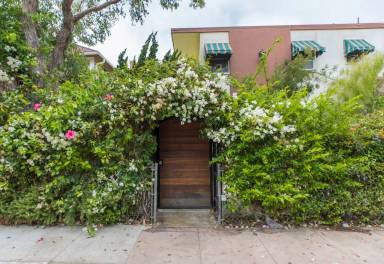 Main picture of 25 19th Ave